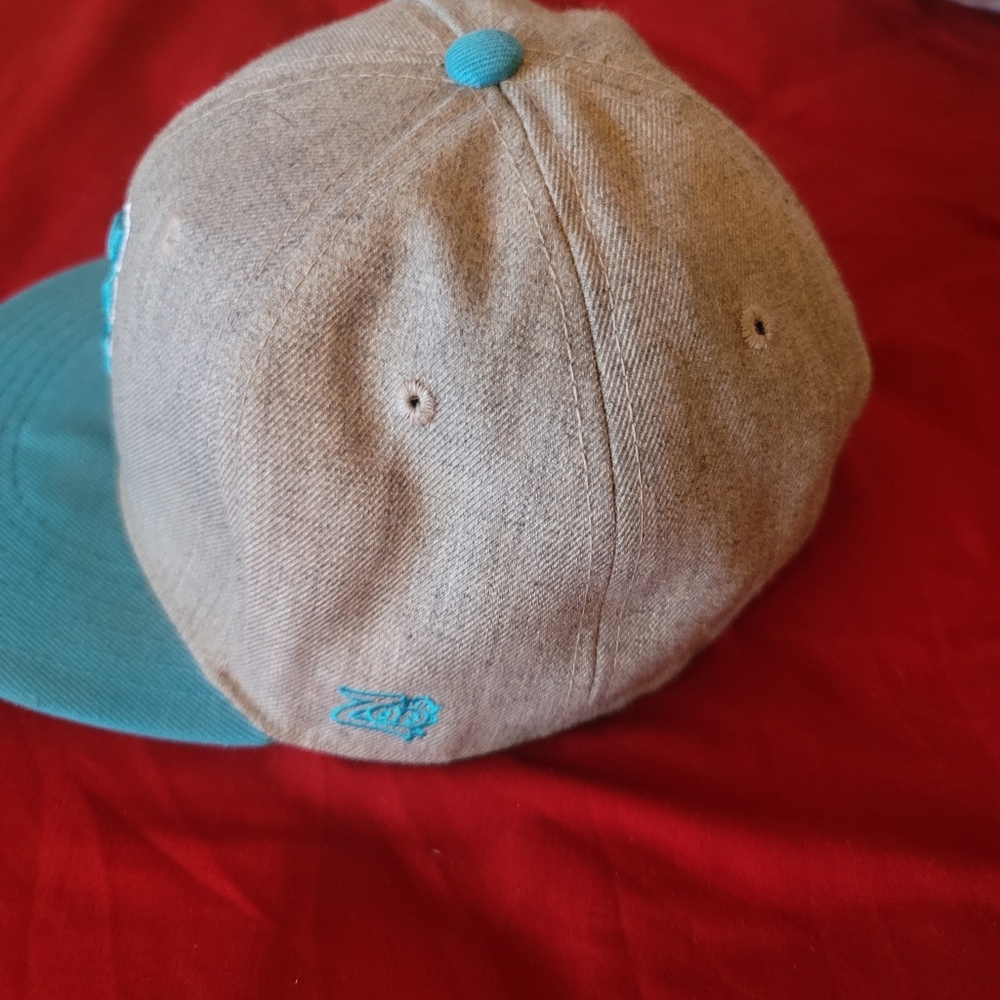Hat - Picture 4 of 6